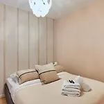 Apartment Centrer Of Paris By Studio Prestige