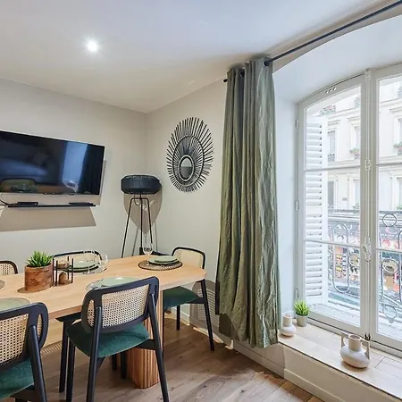 Centrer Of By Prestige * Paris